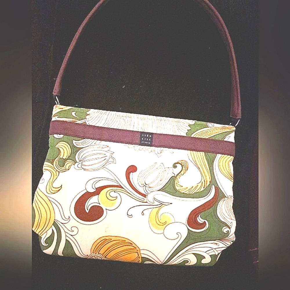 1154 LiLi Handbag - Picture 2 of 7
